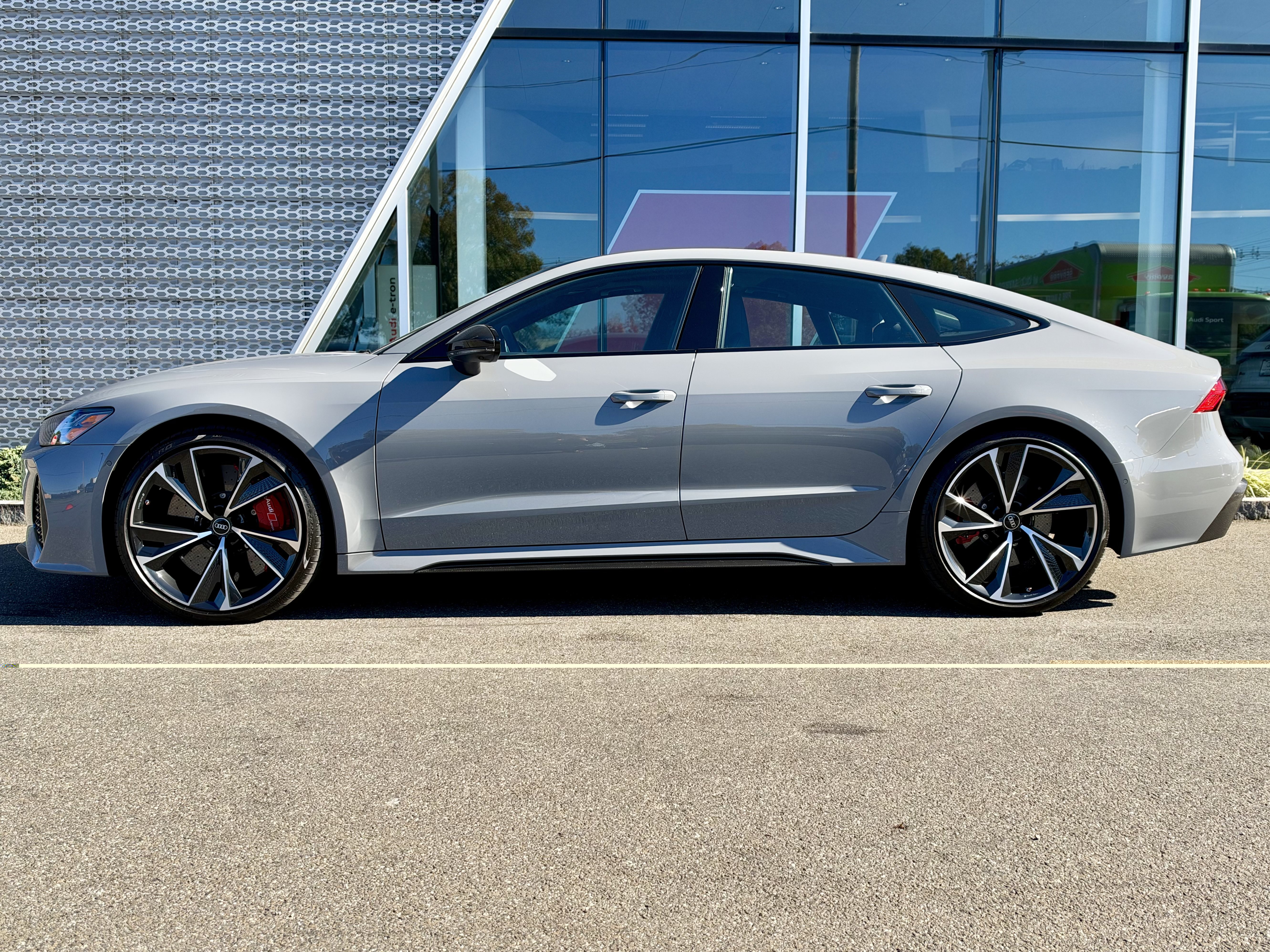 Used 2021 Audi RS 7 Sportback w/ Carbon Optic Package AWD/4WD image 3