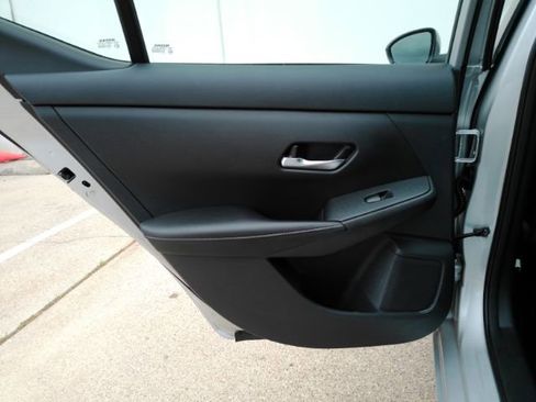 Used 2021 Nissan Sentra SV FWD image 16