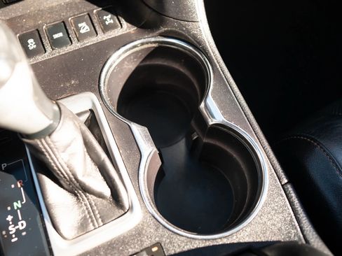 Used 2017 Toyota Highlander Limited image 31