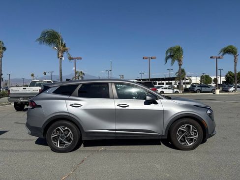 Used 2023 Kia Sportage LX FWD image 9