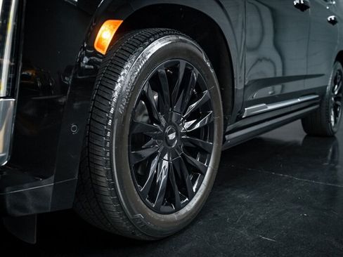 Used 2023 Cadillac Escalade Premium Luxury w/ Performance Package AWD/4WD image 13