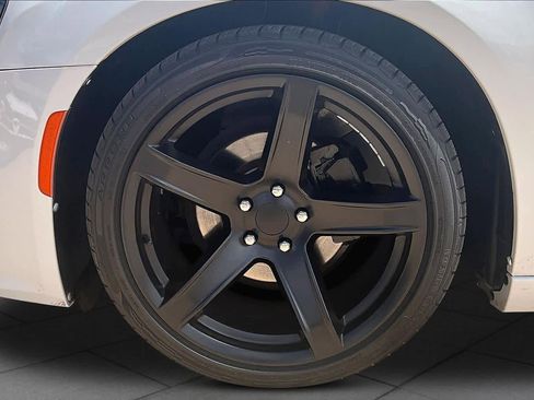 Used 2018 Chrysler 300 S w/ 300S Premium Group RWD image 11