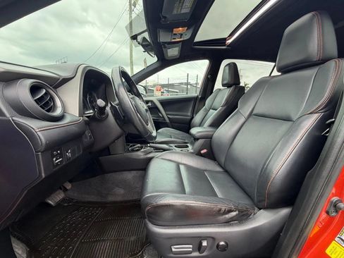 Used 2016 Toyota RAV4 SE FWD image 12