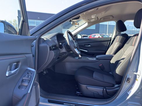 New 2025 Nissan Sentra SR image 11