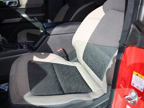 Used 2022 Ford Bronco Wildtrak image 21