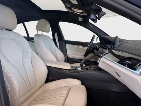 Used 2018 BMW 530i w/ Premium Package RWD image 18