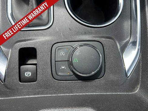 Used 2023 Chevrolet Traverse LT FWD image 25