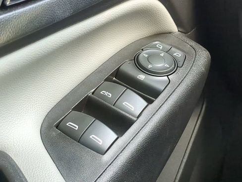 Used 2022 Chevrolet Equinox LS image 26