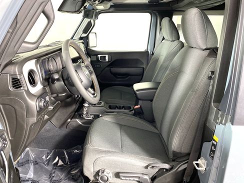 Used 2024 Jeep Wrangler Sport S image 15