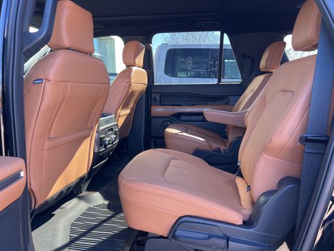 Used 2023 Ford Expedition Max Platinum image 6
