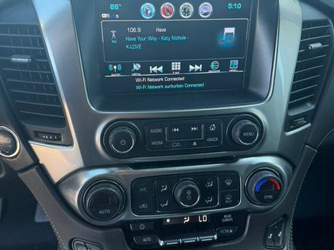 Used 2020 Chevrolet Suburban LT w/ Luxury Package AWD/4WD image 16