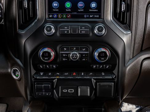 Used 2021 GMC Sierra 2500 Denali w/ Denali Ultimate Package AWD/4WD image 26