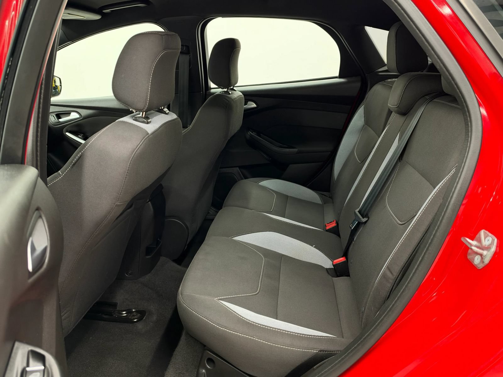 Used 2017 Ford Focus ST FWD image 17