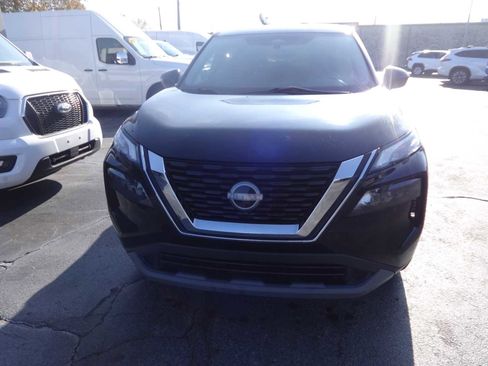 Used 2023 Nissan Rogue S image 2