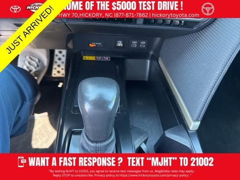 Used 2025 Toyota Camry SE image 11