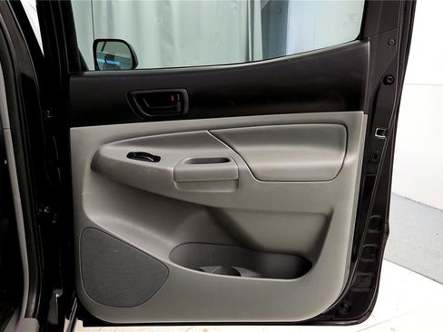 Certified 2015 Toyota Tacoma 4x4 Double Cab image 31