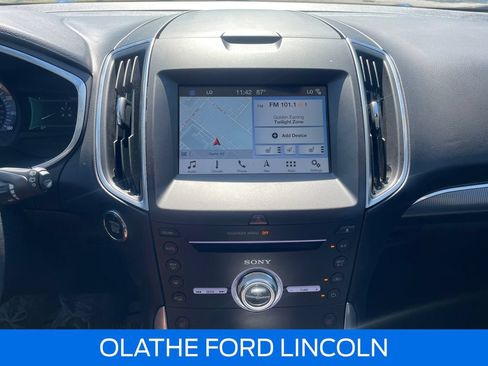 Used 2017 Ford Edge Titanium w/ Technology Package FWD image 10