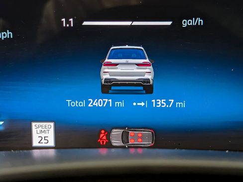 Certified 2025 BMW X7 M60i image 41