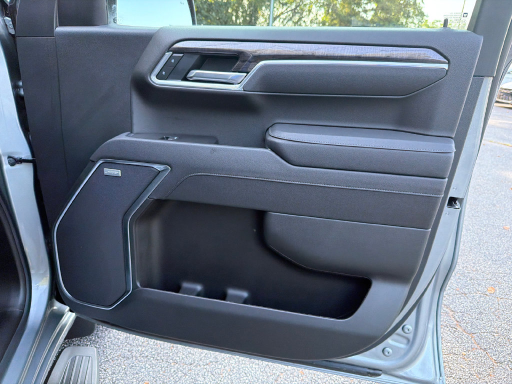 Used 2025 Chevrolet Silverado 1500 LTZ RWD image 14