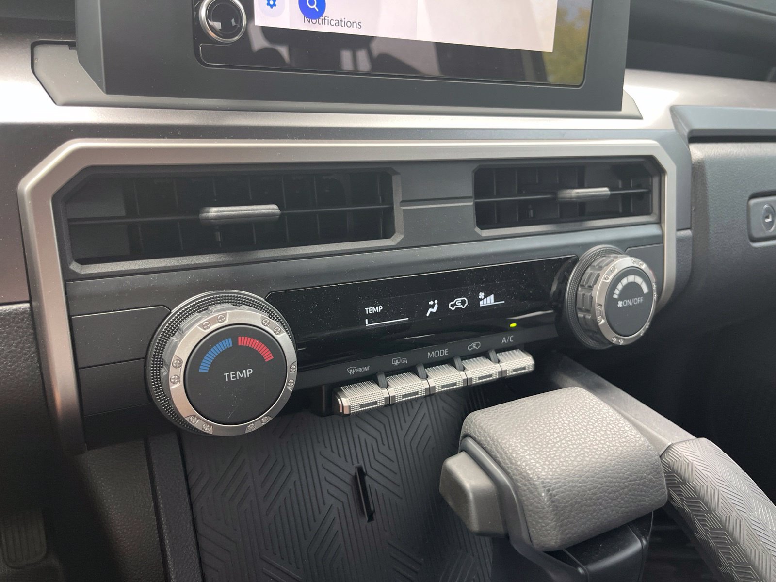 Used 2025 Toyota 4Runner SR5 AWD/4WD image 23