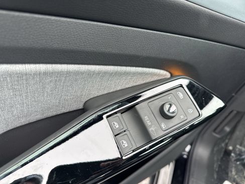 New 2026 Volkswagen ID.4 Pro AWD/4WD image 13