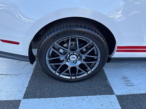 Used 2010 Ford Mustang Shelby GT500 image 12