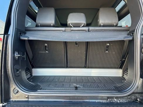 Used 2022 Land Rover Defender 90 V8 image 10