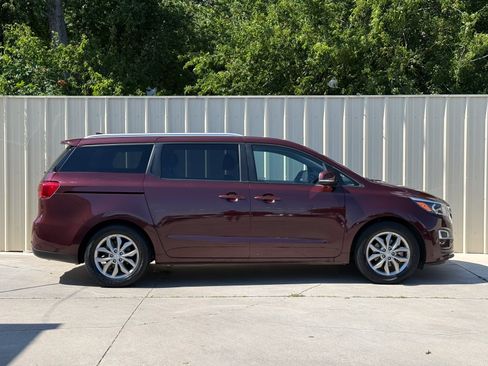 Used 2020 Kia Sedona EX FWD image 4