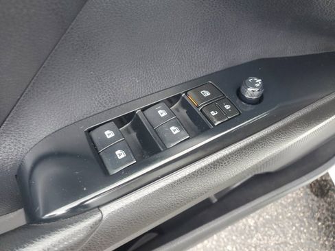 Used 2019 Toyota Camry LE image 14