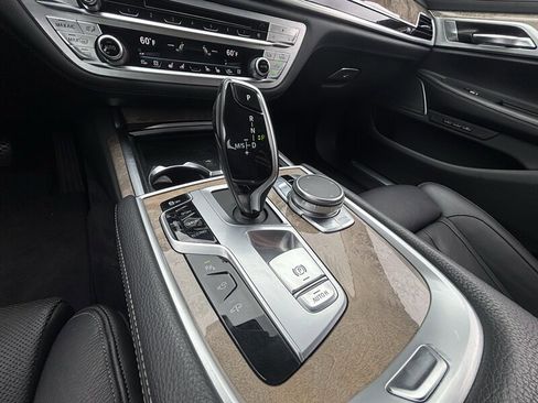 Used 2020 BMW 740i RWD image 23