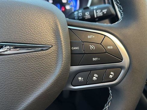 New 2026 Chrysler Pacifica Select image 18