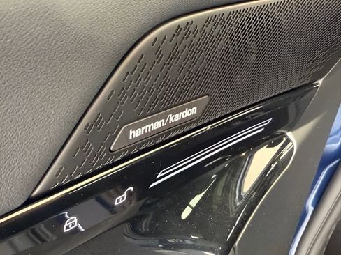 Used 2025 BMW 530i w/ Premium Package image 22