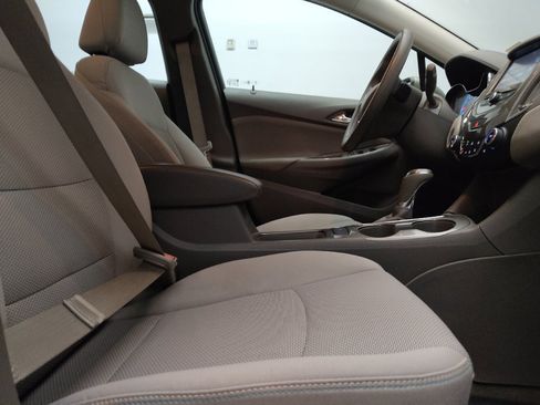 Used 2018 Chevrolet Cruze LT w/ Convenience Package FWD image 21