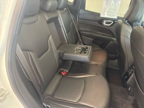 Used 2023 Jeep Compass Trailhawk w/ Trailhawk Elite Group AWD/4WD image 16