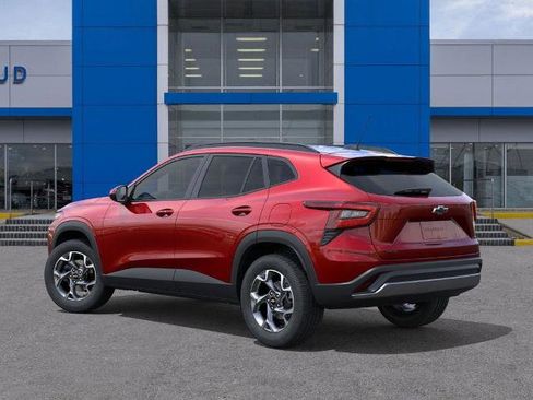 New 2026 Chevrolet Trax LT image 3