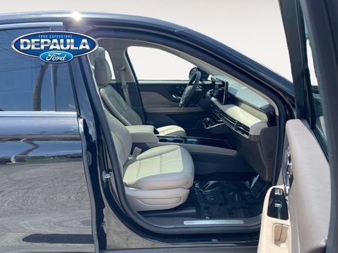 Used 2023 Lincoln Corsair AWD w/ Equipment Group 101A image 19