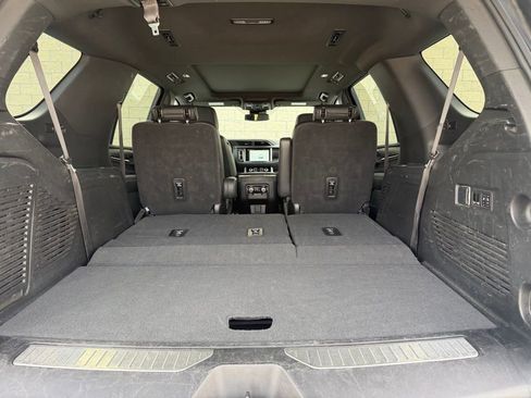 Used 2023 GMC Yukon Denali image 10