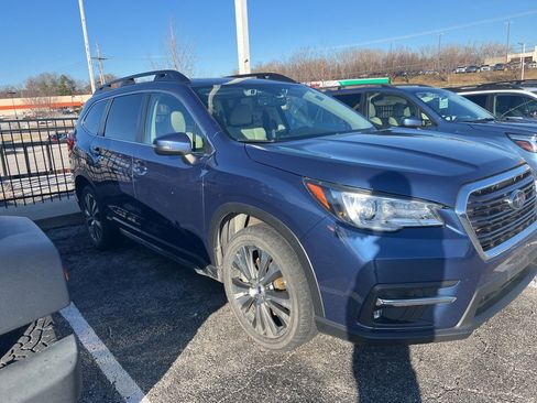 Used 2019 Subaru Ascent Limited image 2