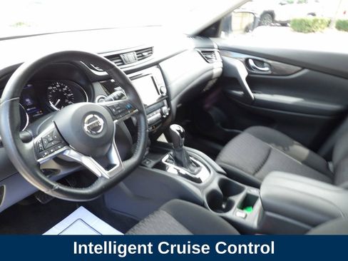 Used 2019 Nissan Rogue SV w/ Sun & Sound Touring Package AWD/4WD image 10