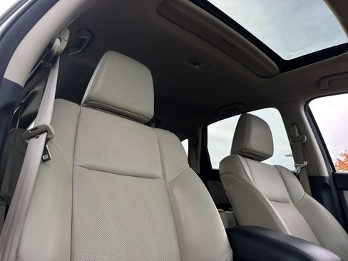 Used 2016 Honda CR-V Touring image 17