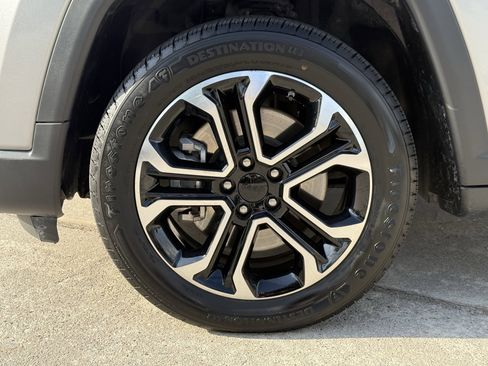 Used 2024 Jeep Compass Limited image 12