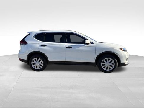 Certified 2019 Nissan Rogue S image 8