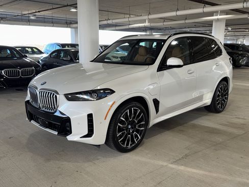 New 2026 BMW X5 xDrive50e w/ M Sport Package image 3