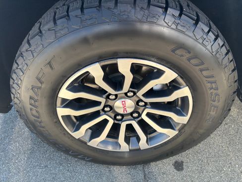 Used 2023 GMC Sierra 1500 AT4 image 18