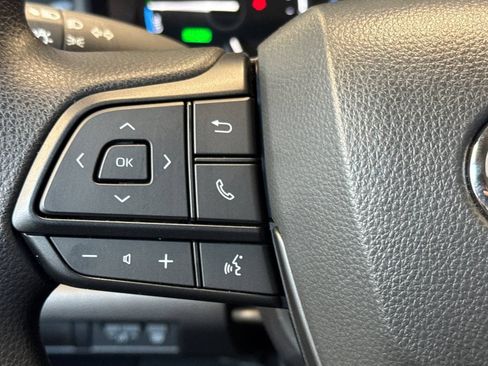 Certified 2026 Toyota Sienna LE FWD image 30