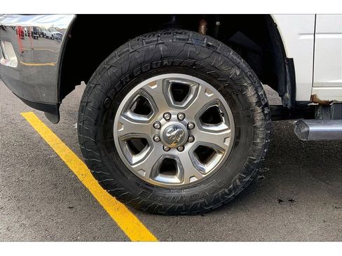 Used 2015 RAM 2500 Limited image 10