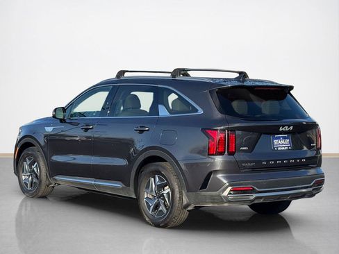 Used 2022 Kia Sorento S AWD/4WD image 5