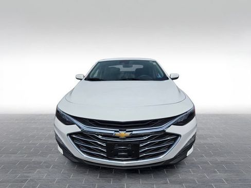 Used 2022 Chevrolet Malibu LT FWD image 2