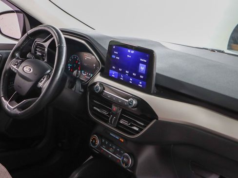 Used 2021 Ford Escape SE w/ Cold Weather Package image 25