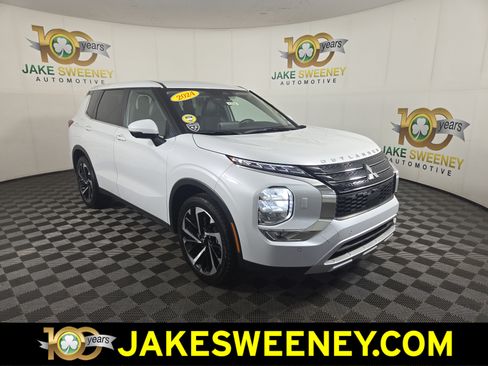 Used 2024 Mitsubishi Outlander AWD image 1